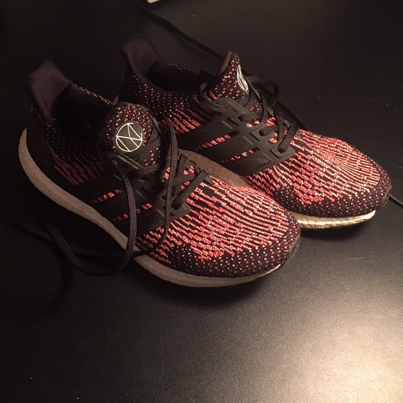 Adidas Ultraboost Chinese New Years 3.0 - Picture 1 of 3
